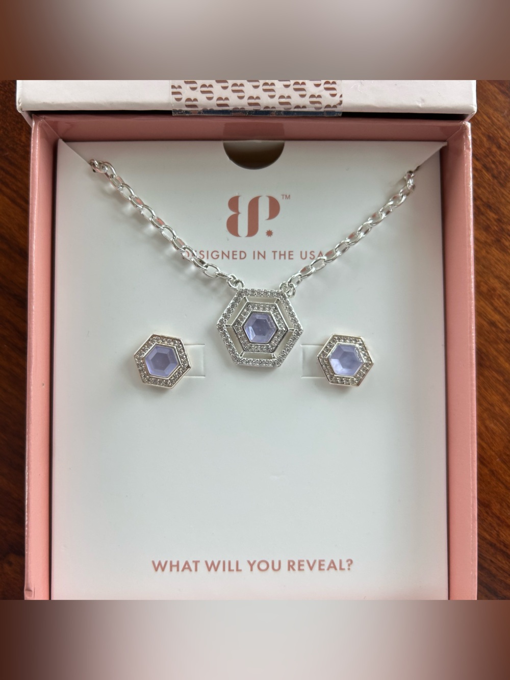 Bomb Party “The Alma Set” - Mother of Pearl Necklace and Earrings